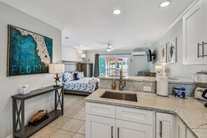 Interior - Enchanted Inn Suite #4: Waterfront, Pool, Fishing Dock, Boat Docks & Tiki Bar! (Clearwater)