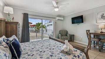 1 habitación, escritorio, tabla de planchar con plancha y wifi