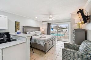 1 habitación, escritorio, tabla de planchar con plancha y wifi 