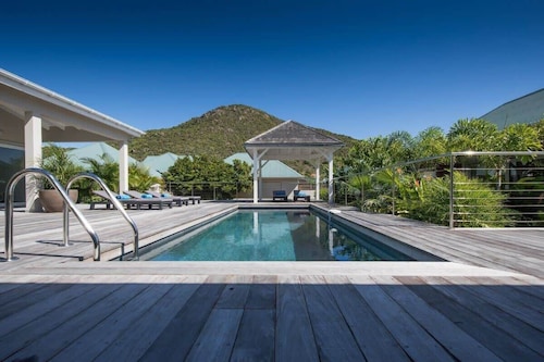 Villa Wild Blue: 4 bedroom villa with panoramic tropical views