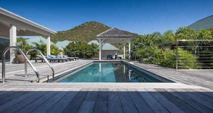 Villa Wild Blue: 4 bedroom villa with panoramic tropical views