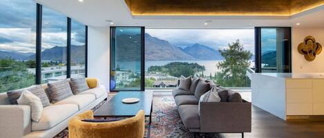 Smart-TV, peis og stereoanlegg