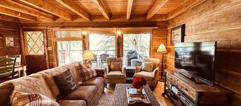 Lakefront cabin with private dock and fire pit - Hidden Bear Cabin