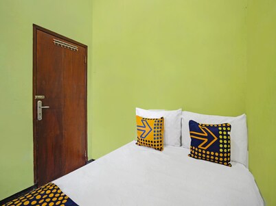 OYO Life 91869 英桑穆利亚伊斯兰宿舍