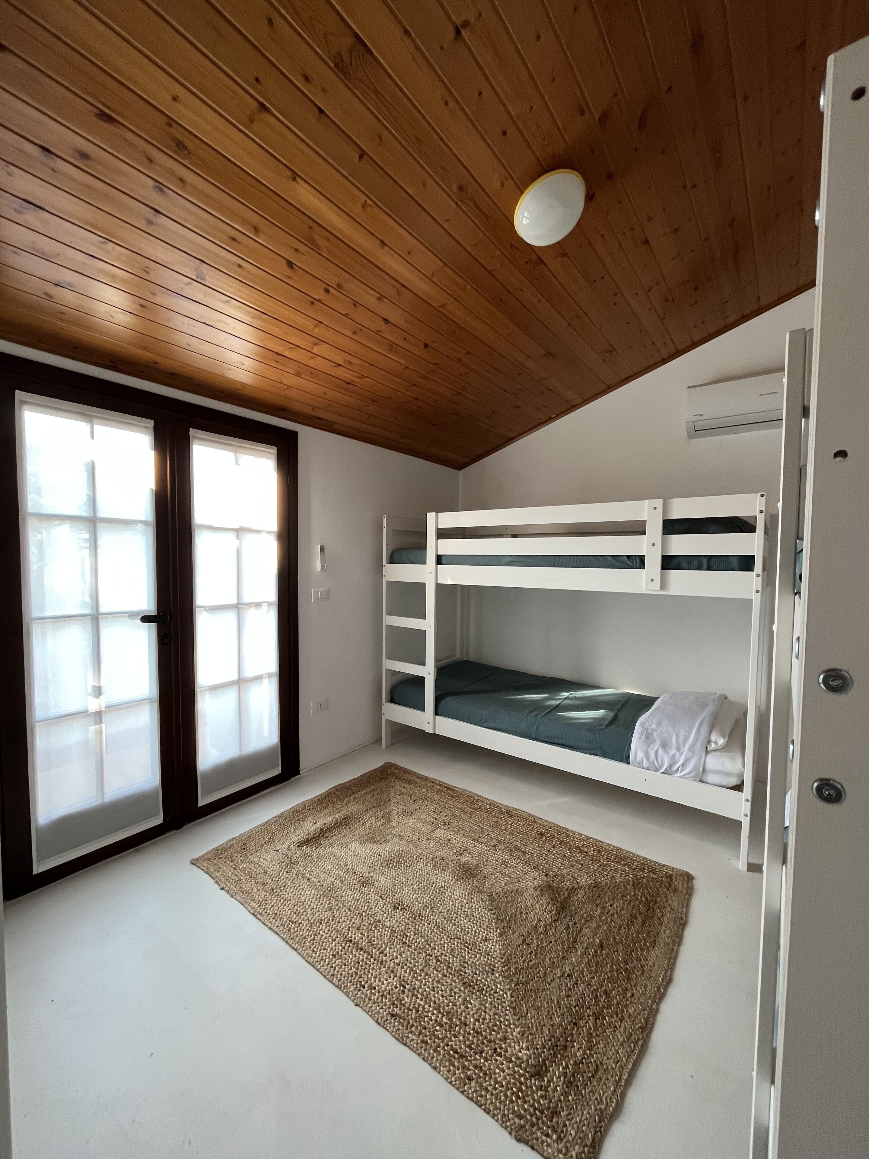 2 chambres, fer et planche à repasser, lit parapluie, Wi-Fi gratuit