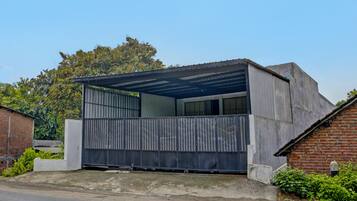 Mặt tiền nơi lưu trú