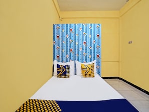 Habitación doble económica | Escritorio, wifi gratis y ropa de cama 