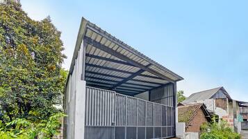 Mặt tiền nơi lưu trú