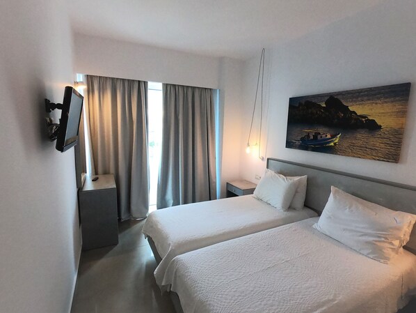 Apartment, 1 Bedroom, Partial Sea View