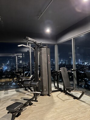 Fitness facility - Cozy, Comfy & Spacious Hotel Type Condo with FREE Wifi, PS5 & 55" Smart TV (Quezon City)