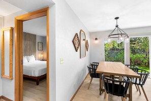 1 habitación, tabla de planchar con plancha, cuna de viaje y wifi 