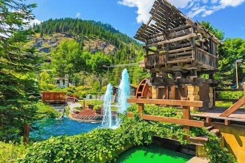 LW01 - Blizzard Bedroom on Icicle Village