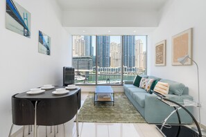 아파트, 호숫가 | 거실 공간