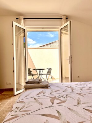 1 bedroom, free WiFi, bed sheets