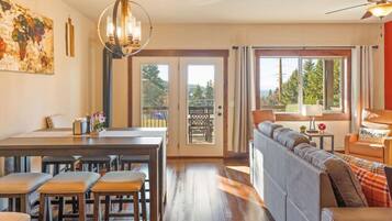 Smart TV, fireplace, offices