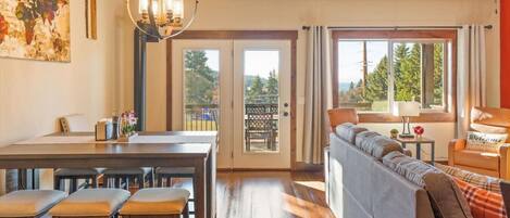 Smart TV, fireplace, offices