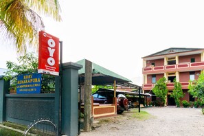 Front of property - Hotel O Semarapura Homestay (Makassar)