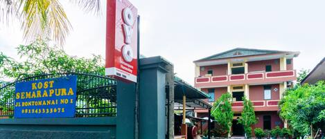 Fachada da propriedade