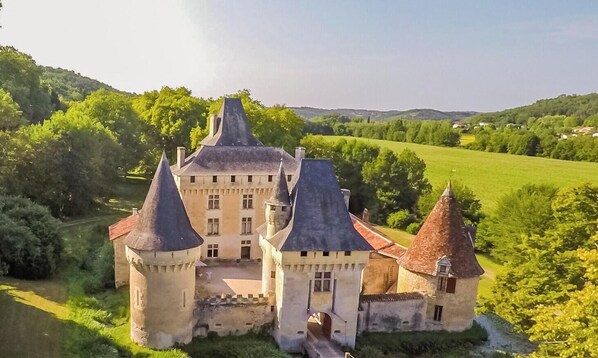 Exterior - Holiday Home 'La Boutique Germain 4 to 6 Persons' with Private Terrace (Lacave)