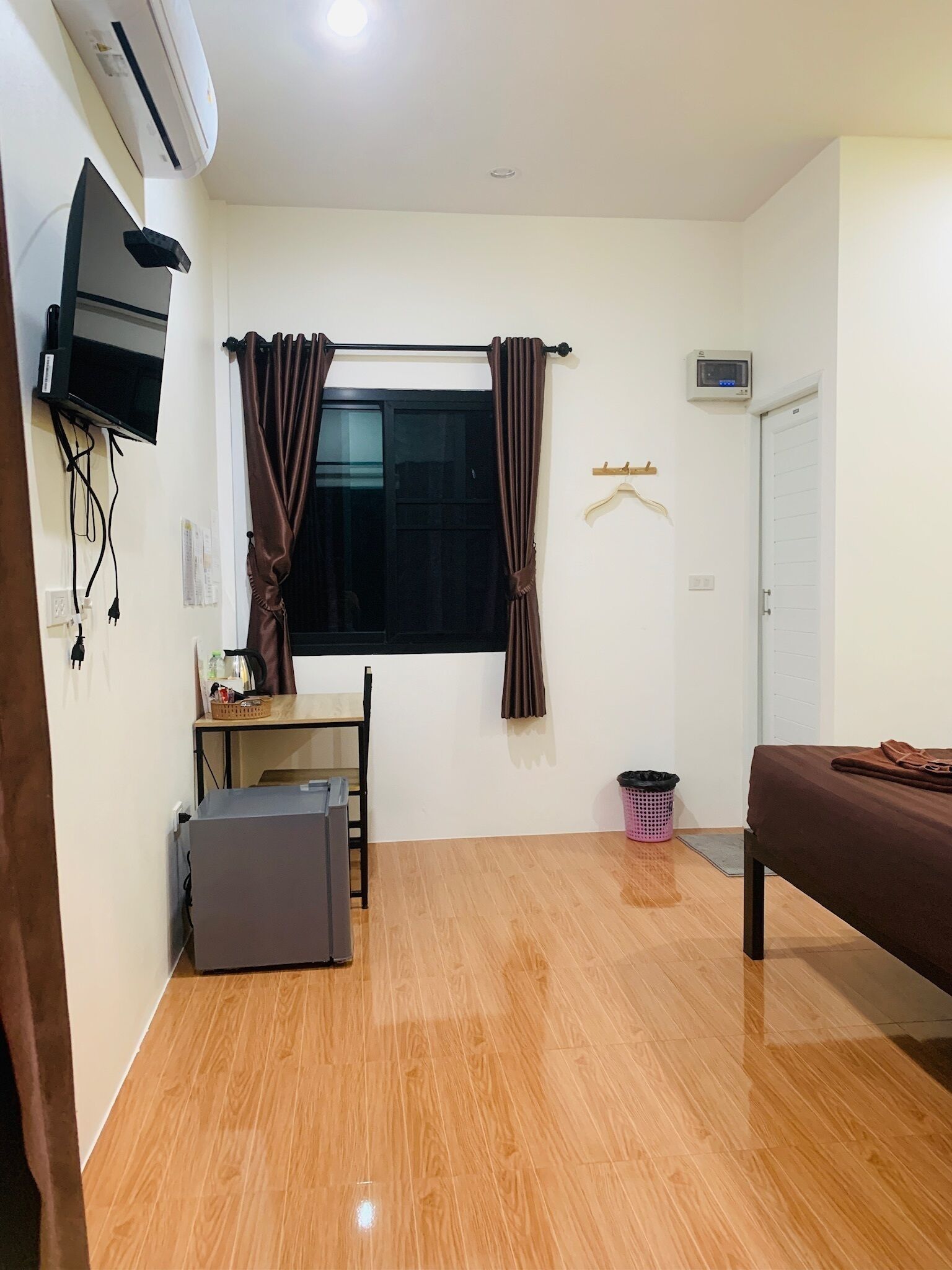 1 chambre, bureau, Wi-Fi gratuit, draps fournis