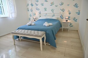 Talo, 2 makuuhuonetta, näköala puutarhaan | 2 makuuhuonetta, silitysrauta/-lauta, ilmainen Wi-Fi, vuodevaatteet