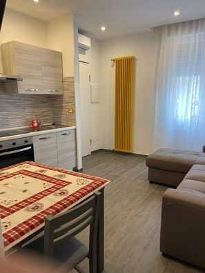 Interior - Apartment "La Divina Holiday" with A/C and Wi-Fi (Ravenna)