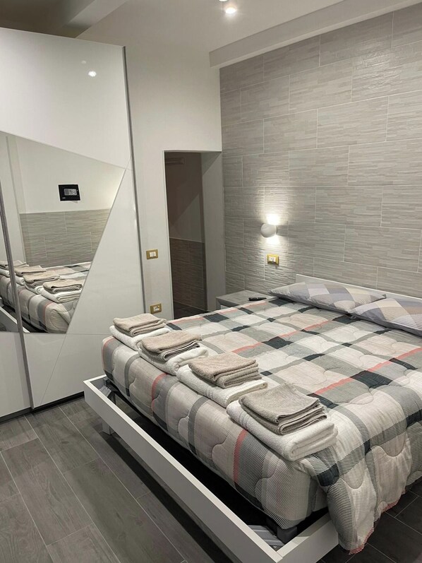 1 bedroom, free WiFi, bed sheets