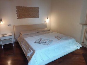 4 bedrooms, free WiFi, bed sheets