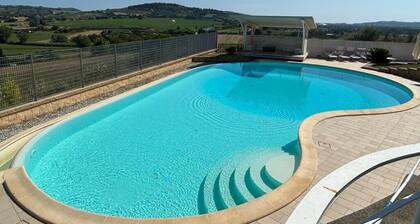 NEW! Cottage on the hill. With swimming pool a few km from the sea.