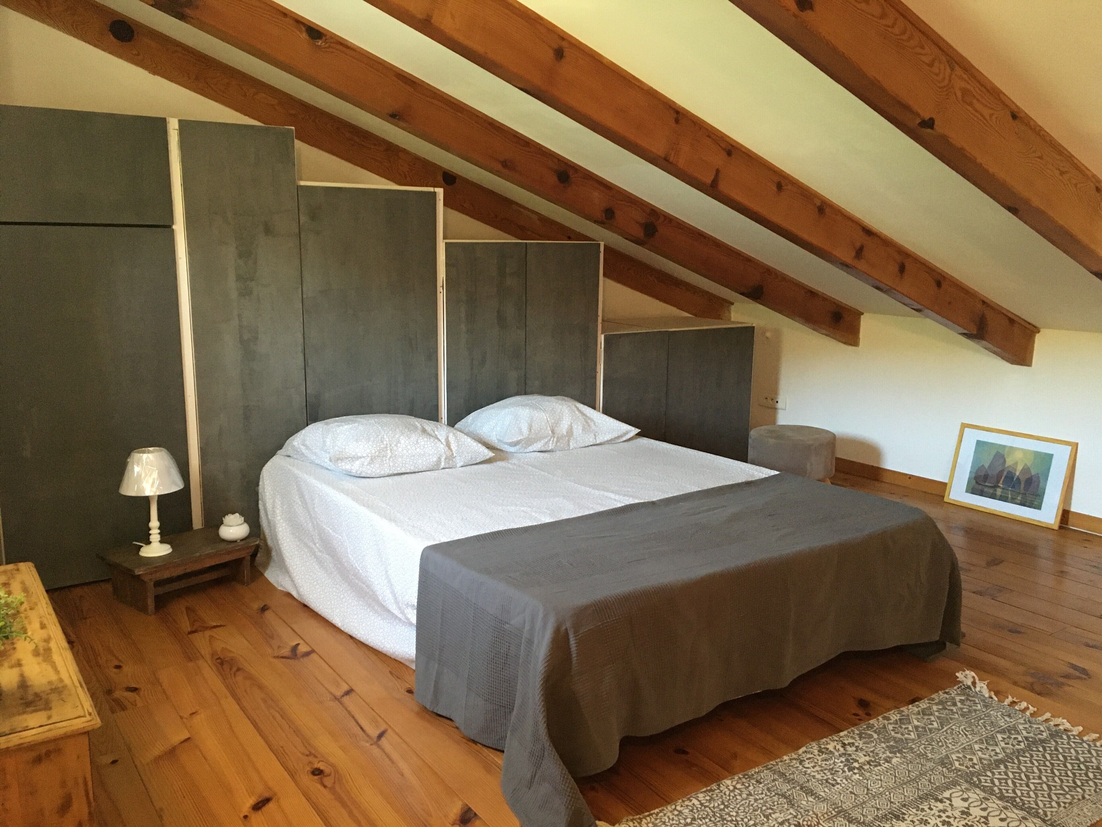 2 bedrooms, bed sheets
