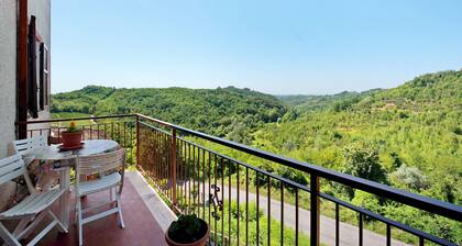 Appartement "Casa Vera" avec vue sur les montagnes, terrasse privée et Wi-Fi