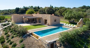 Exterior - Holiday Home 'Sa Carbona' with Private Pool, Wi-Fi, and Air Conditioning (Artá)