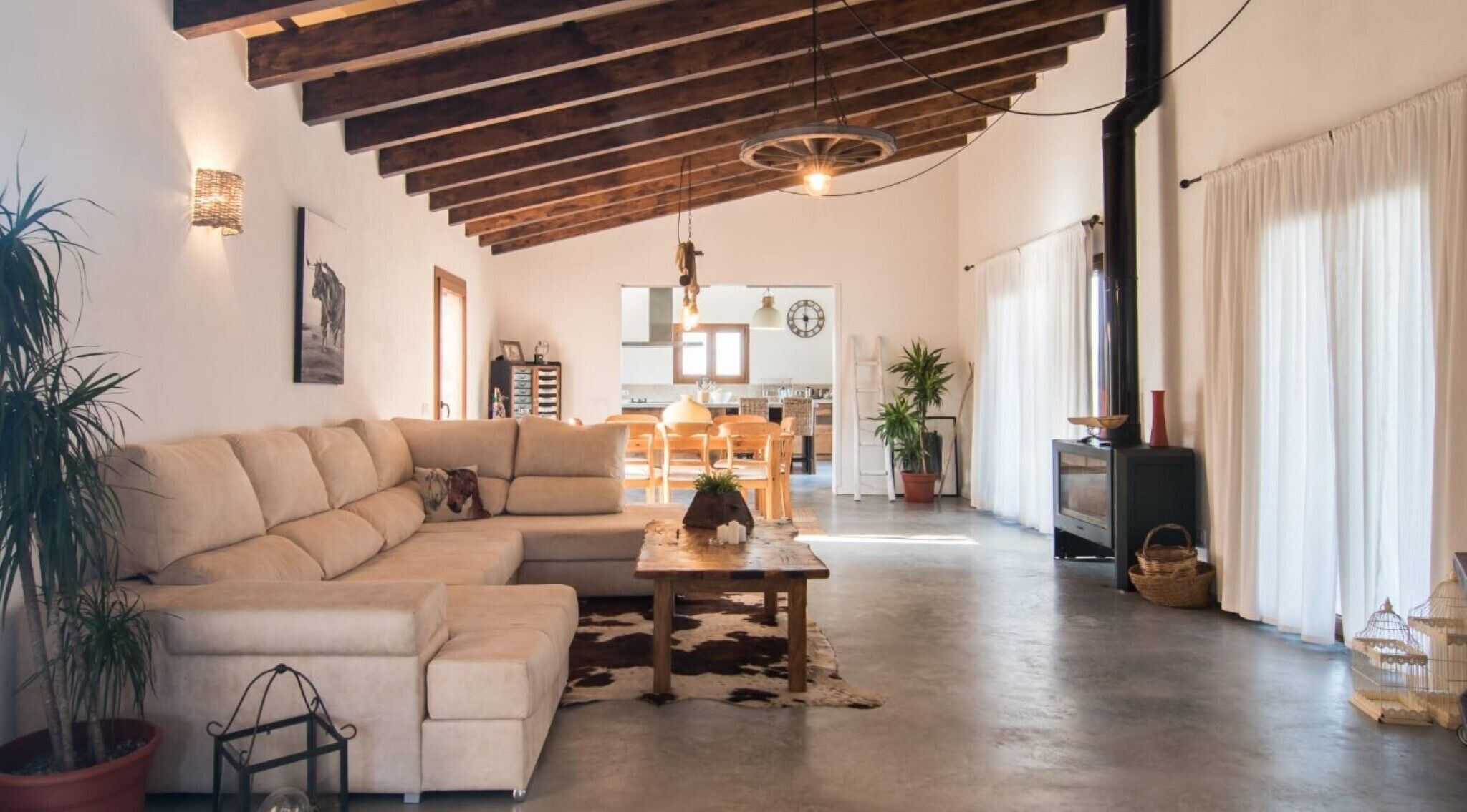 Télévision, cheminée