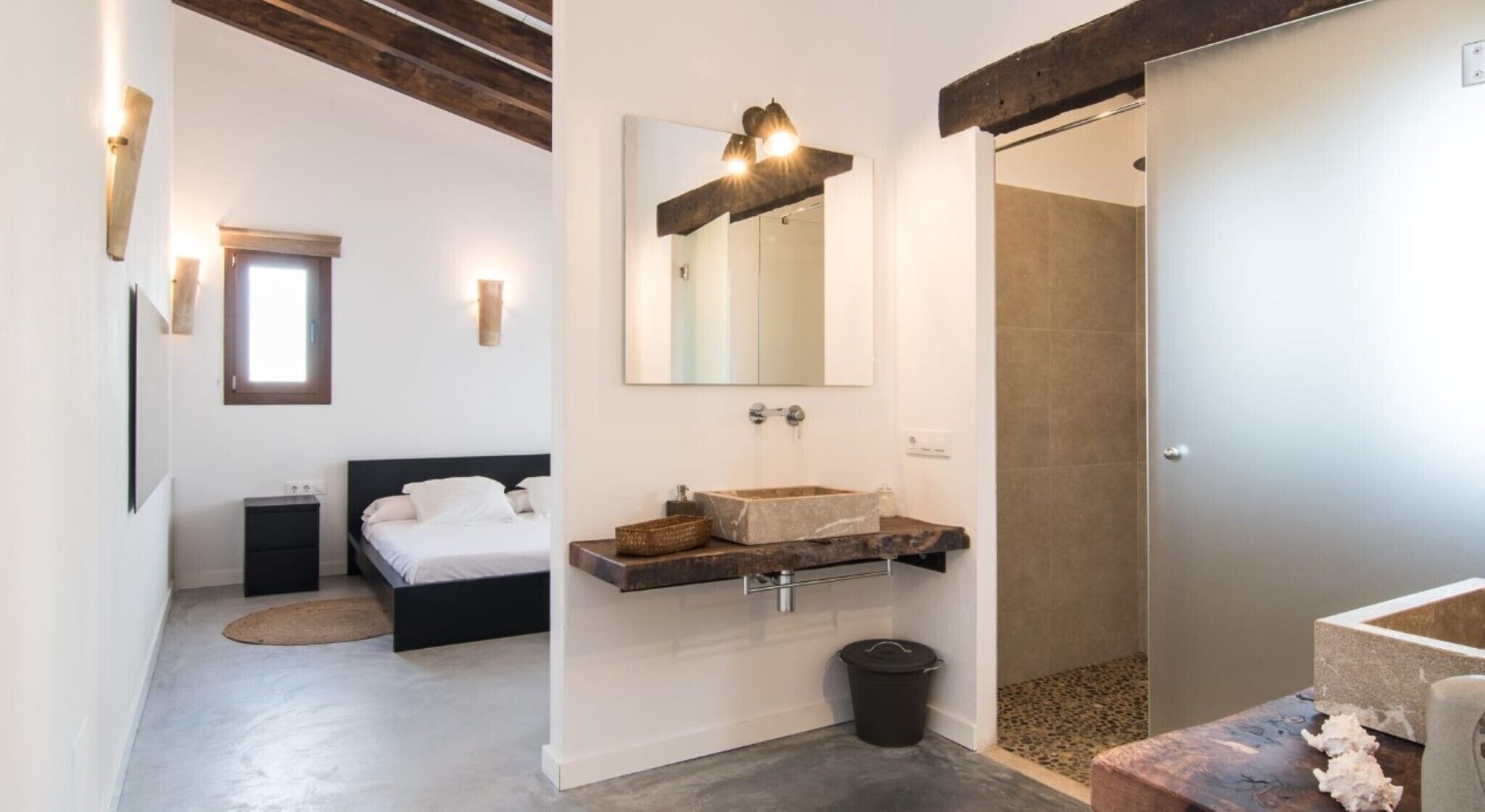 3 chambres, fer et planche à repasser, Wi-Fi gratuit, draps fournis