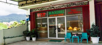 Hotel O Mandiri Guest House Syariah