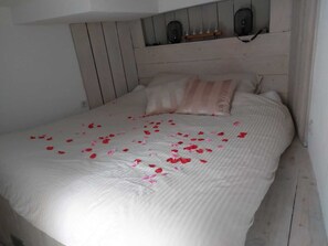 1 間睡房、床單