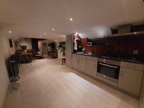 Lave-vaisselle, bouilloire électrique, grille-pain