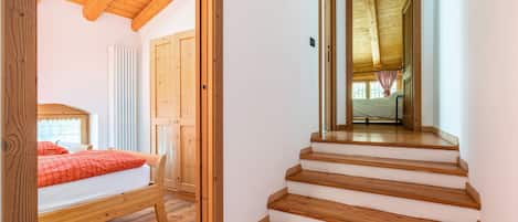 2 bedrooms, bed sheets