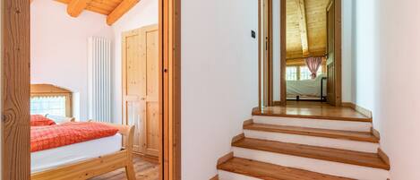 2 bedrooms, bed sheets