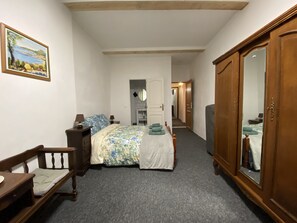 2 habitaciones, escritorio, cuna de viaje y wifi gratis 