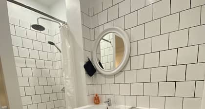 Cosy house with full amenities close to place de la republique