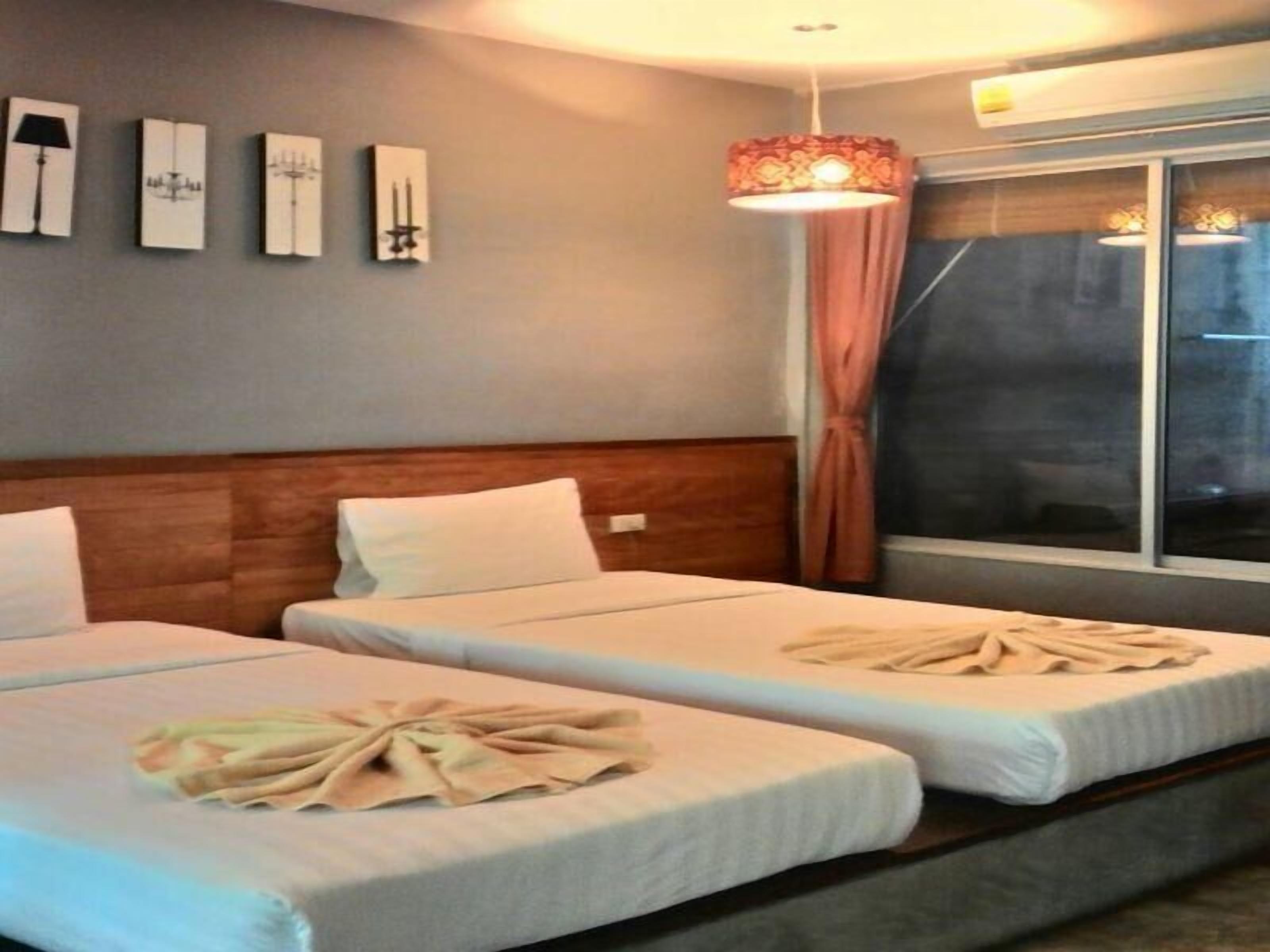 1 makuuhuone, tallelokero huoneessa, työpöytä, pimennysverhot