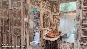 Classic Villa | Bathroom