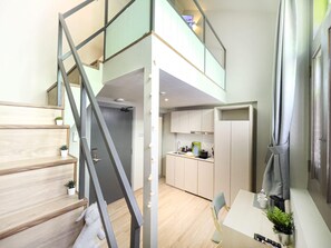 Duplex Queen Studio - (Singapore)