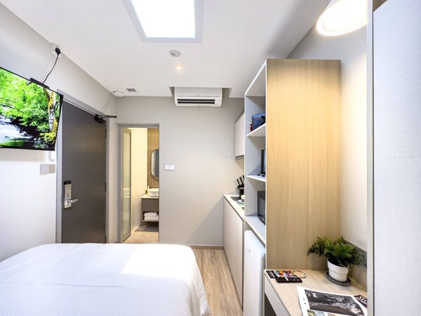 Vintage Queen Studio (E-Window) - (Singapore)