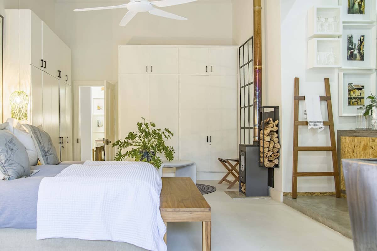Habitación de lujo | 1 dormitorio, ropa de cama de alta calidad, wifi gratis y ropa de cama