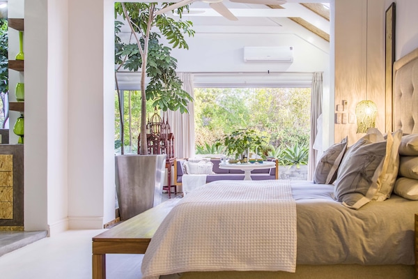 Luxury Room | 1 bedroom, premium bedding, free WiFi, bed sheets