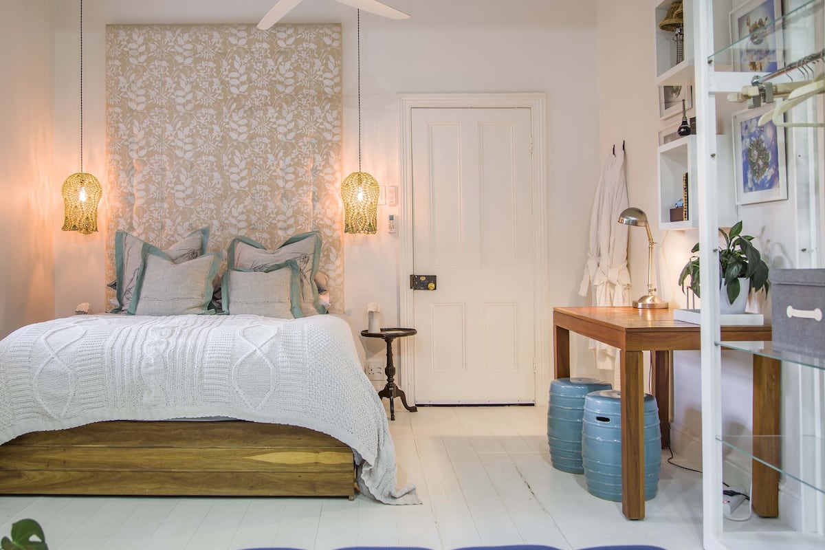 Habitación de lujo | 1 dormitorio, ropa de cama de alta calidad, wifi gratis y ropa de cama