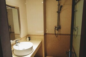 Bathroom - Xuanyuan Hotel (Jiuzhaigou)