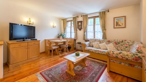Living area - Cozy apartment near Cortina d'Ampezzo (San Vito di Cadore)